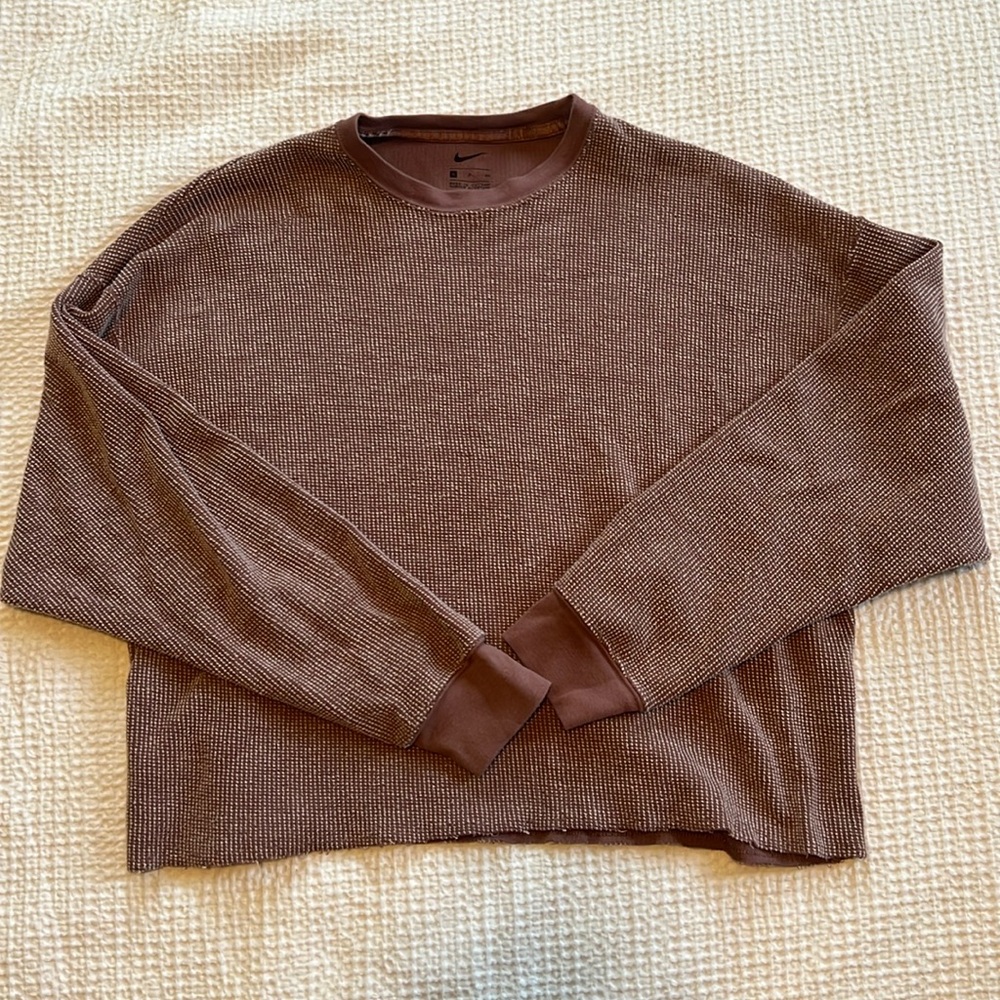Nike Embroidered Cropped Crew Neck